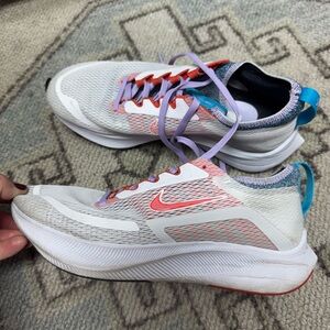 Women’s Nike Zoom Fly 4 size 8